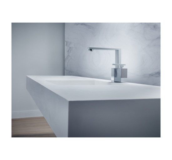 Смеситель Axor Edge 190 для раковины с боковой ручкой Ddiamond Cut Polished Black Chrome 46021330
