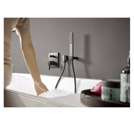 Змішувач Hansgrohe Finoris прихованого монтажу для ванни/душу, верхня частина Matt Black (76415670)