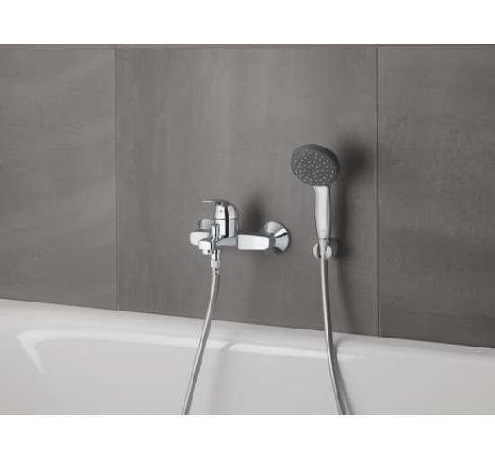 Змішувач у ванну одновентильний із коротким гусаком GROHE Start Curve хром латунь 23768000