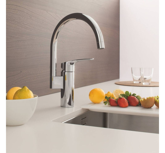 Смеситель для кухни однорычажный GROHE Eurosmart New хром латунь 33202003