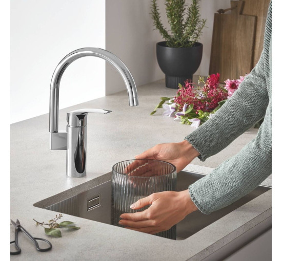 Змішувач для кухні одноважільний GROHE Eurosmart New хром латунь 33202003