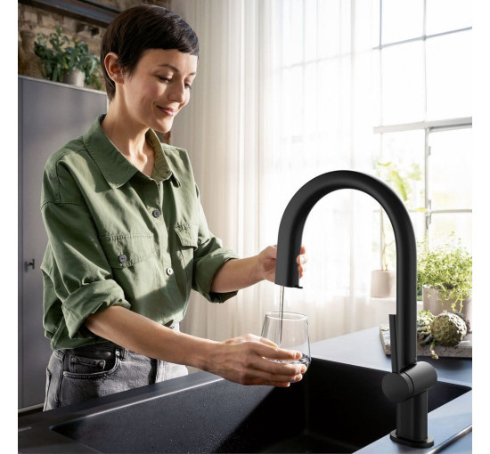 Смеситель для кухни с краном для фильтрованной воды HANSGROHE Aqittura M91 черный латунь 76801670