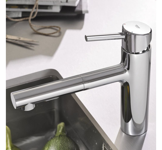 Смеситель для кухни однорычажный с выдвижной воронкой GROHE Concetto хром латунь 30273001