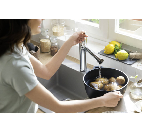 Смеситель hansgrohe Zesis M33 с выдвижным сливом для кухонной мойки, хром 74822000