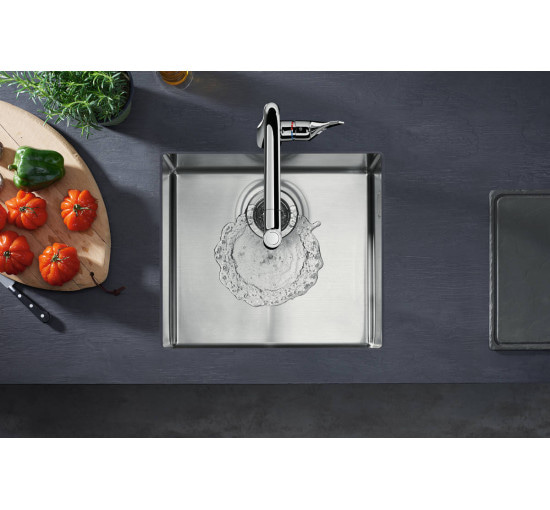 Смеситель hansgrohe Metris M71 для кухонной мойки под сталь 73801800