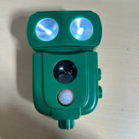 Ультразвуковой отпугиватель от животных на солнечной панели (my-20194)